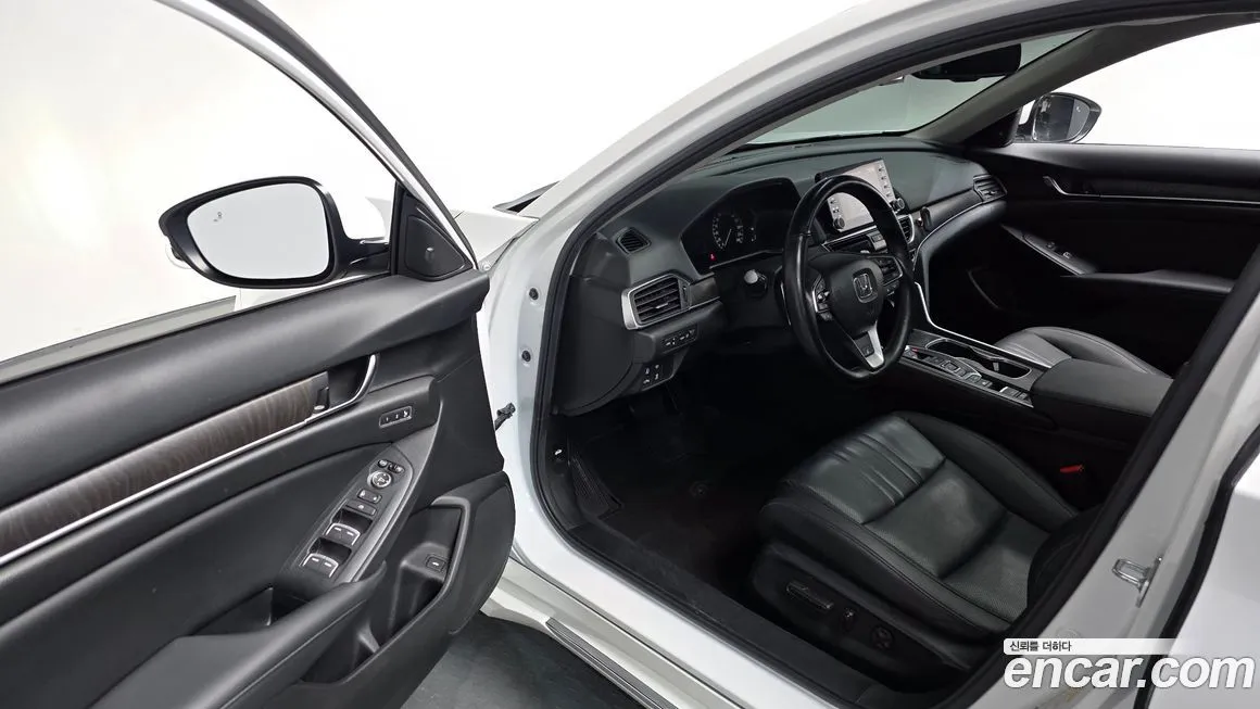 Honda Accord — фото 6
