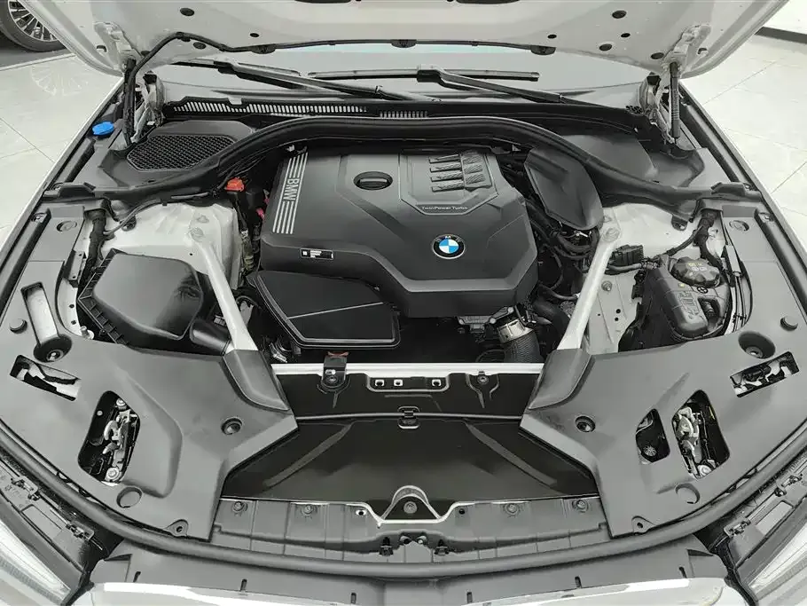 BMW 5 Series — фото 10