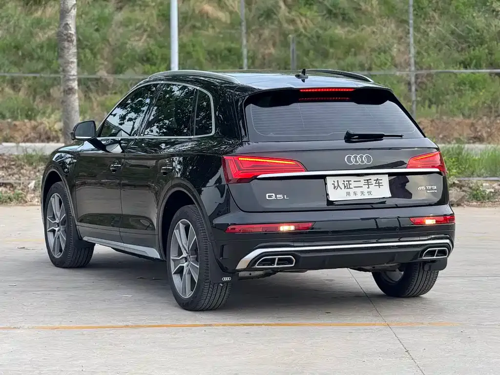 Audi Q5L — фото 2