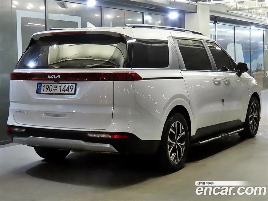 Kia Carnival — фото 10