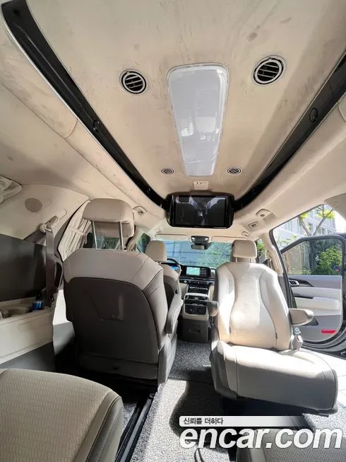 Kia Carnival — фото 4