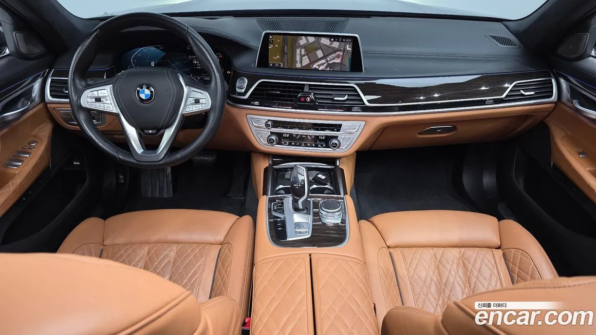 BMW 7-Series — фото 10