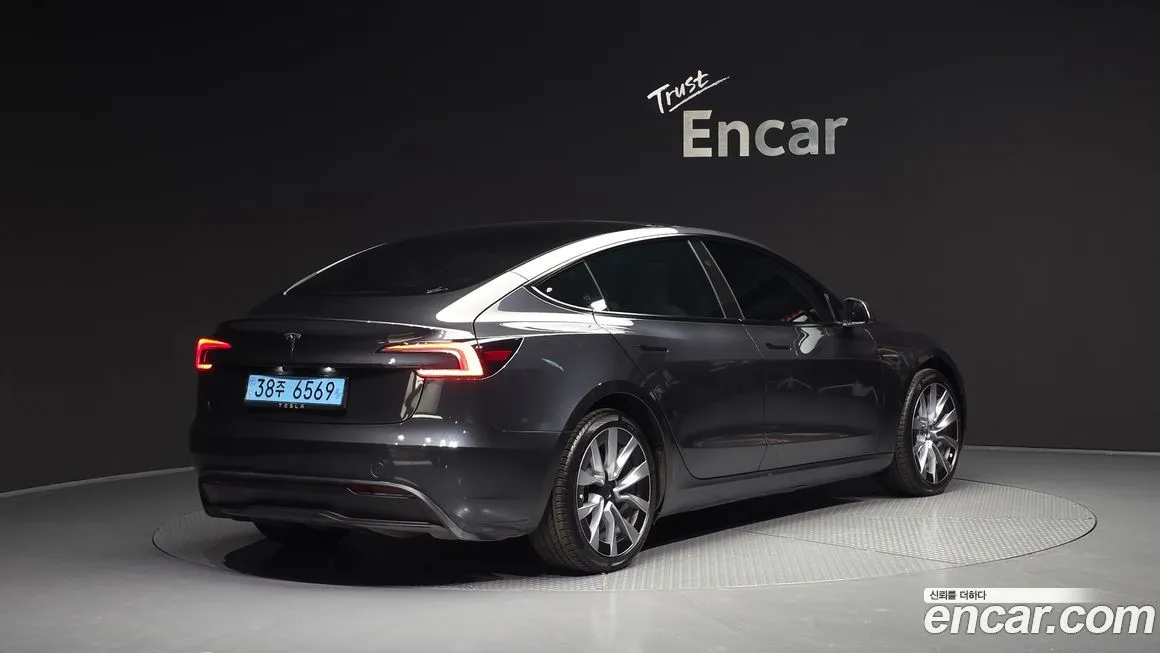 Tesla Model 3 — фото 2