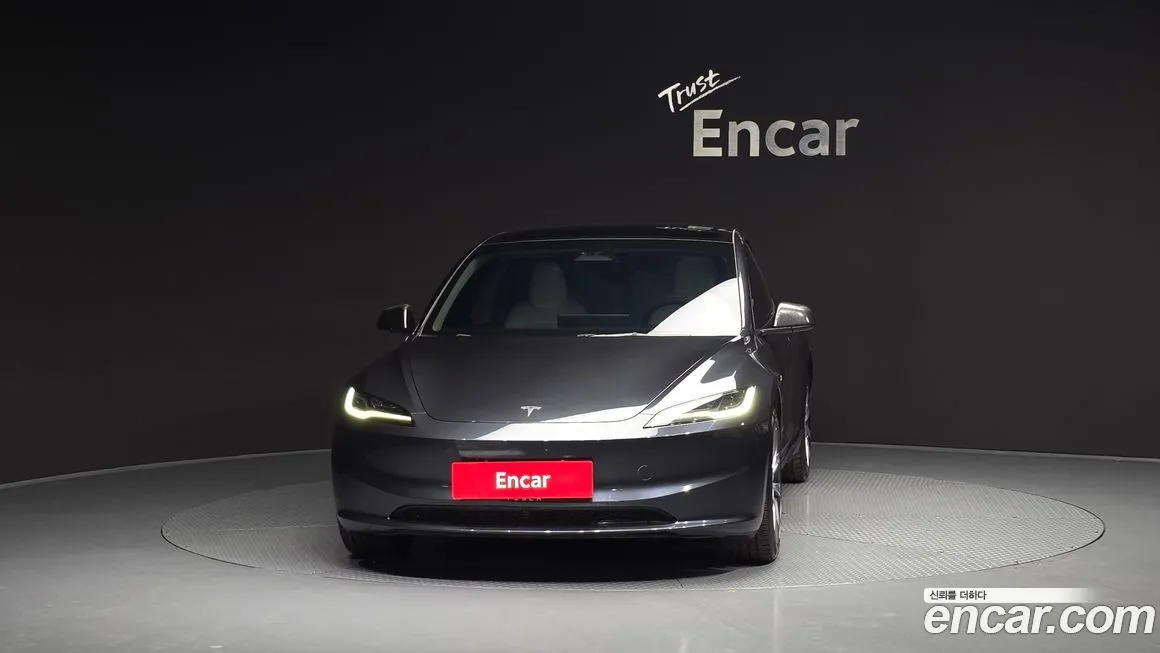 Tesla Model 3 — фото 3