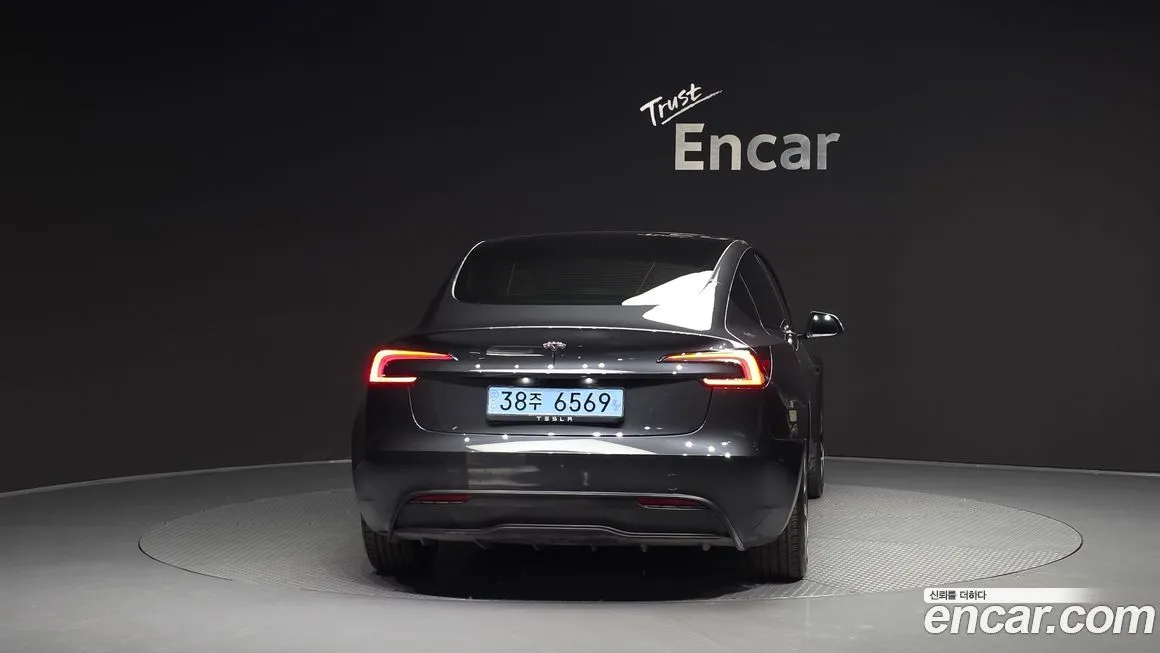 Tesla Model 3 — фото 4
