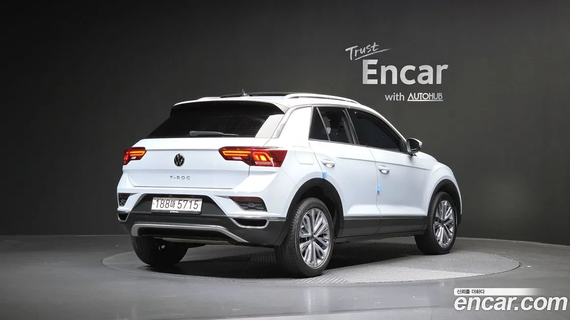 Volkswagen T-Roc — фото 6