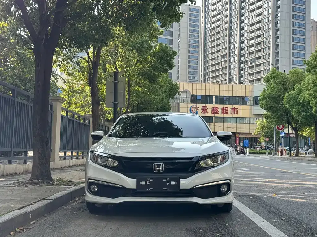 Honda Civic — фото 1