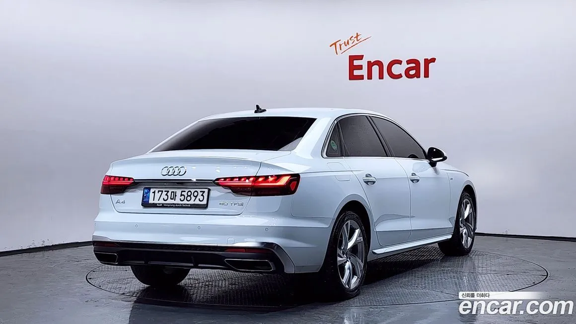 Audi A4 — фото 2