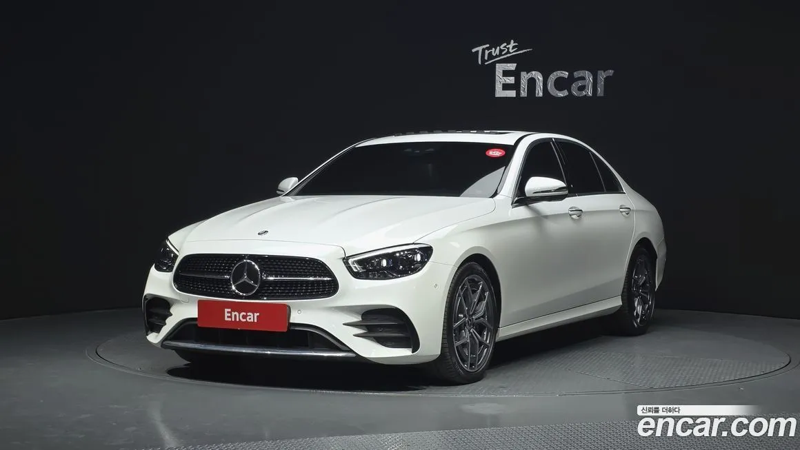 Mercedes-Benz E-Class — фото 1