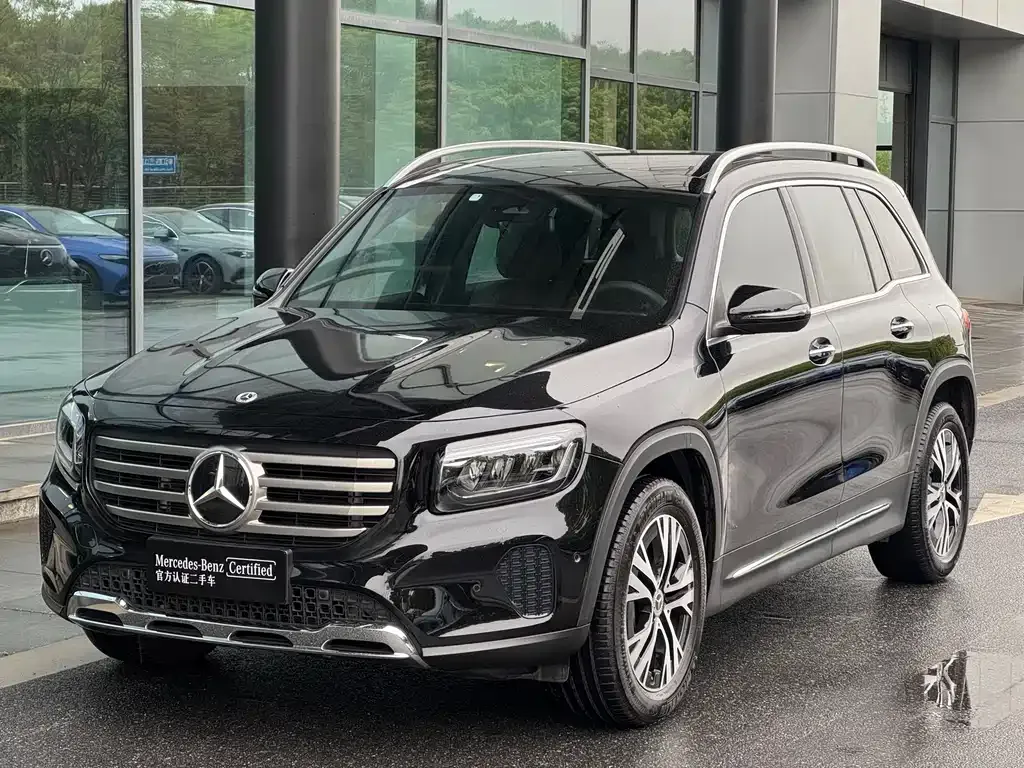 Mercedes-Benz GLB — фото 1