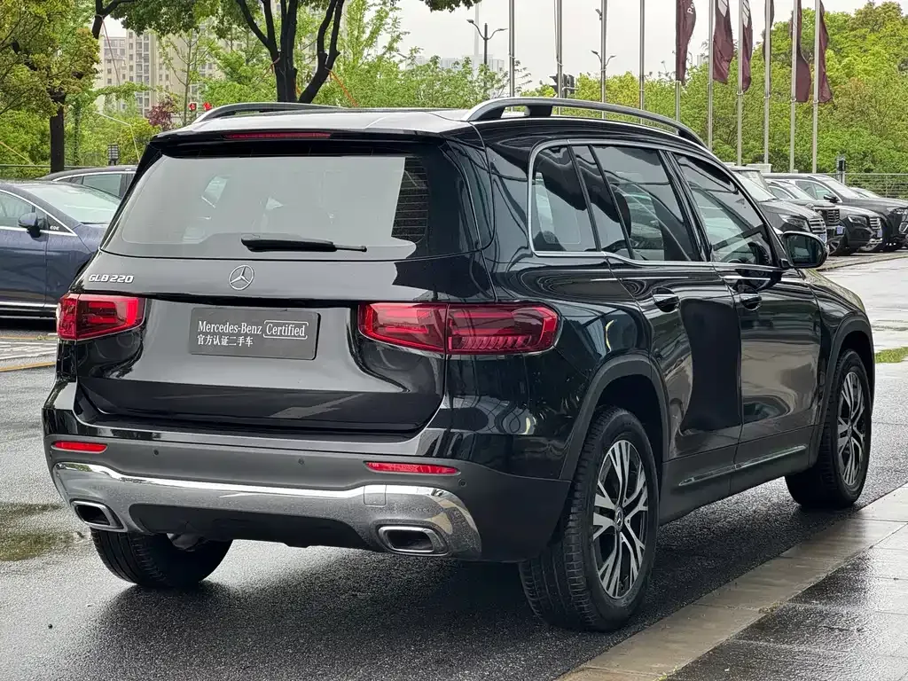 Mercedes-Benz GLB — фото 10