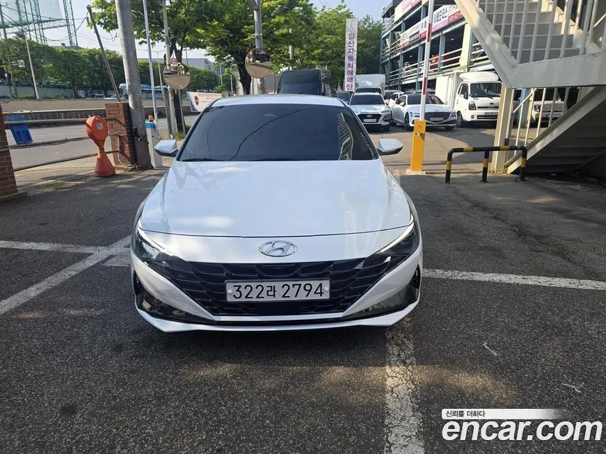 Hyundai AVANTE — фото 1