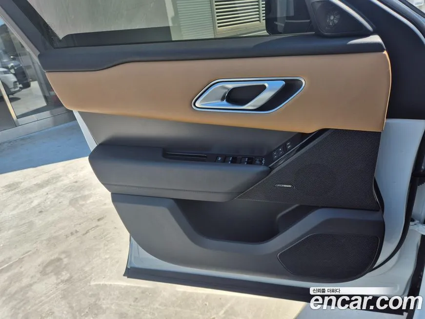 Land Rover Range Rover Velar — фото 10