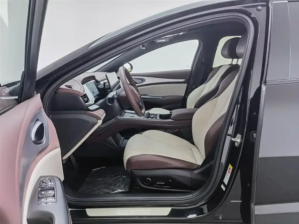 BYD Seal 07 DM-i — фото 10
