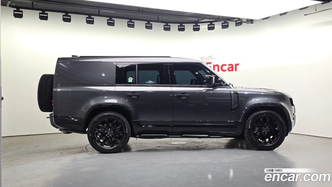 Land Rover Defender — фото 10