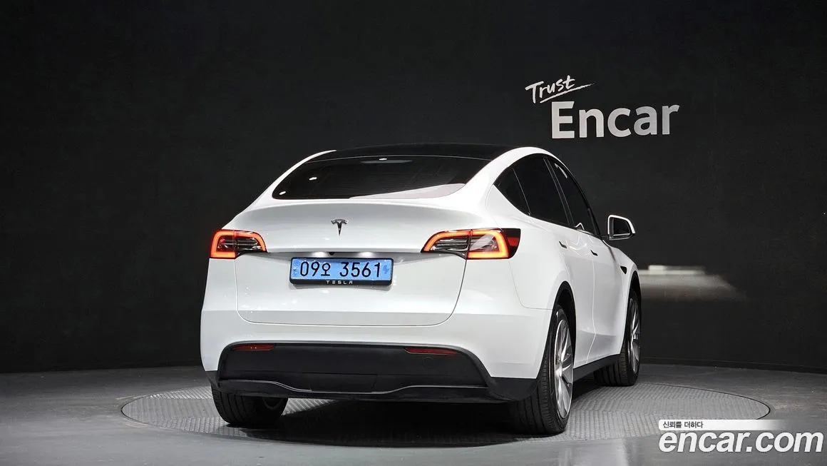 Tesla Model Y — фото 7
