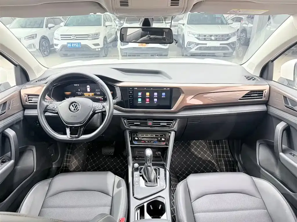Volkswagen Tharu — фото 3