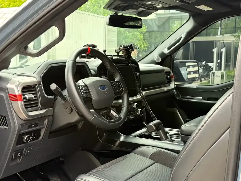 Ford F-150 Raptor — фото 6