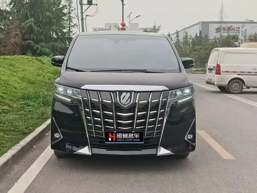 Toyota Alphard — фото 7