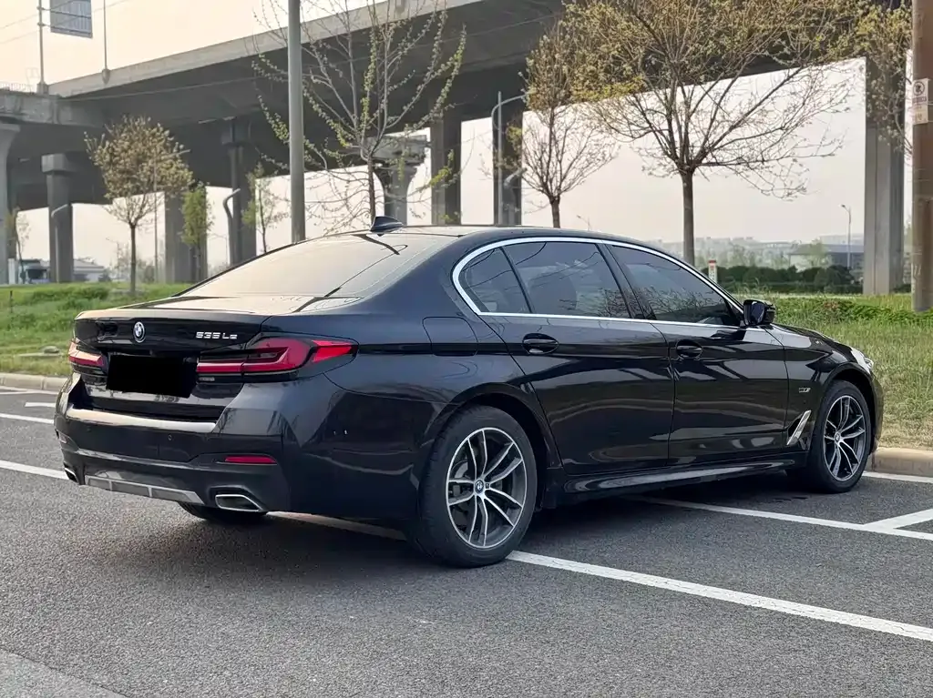 BMW 5 Series New Energy — фото 7