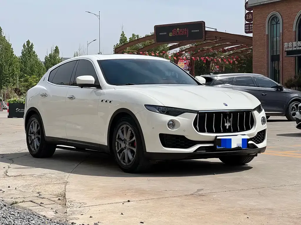 Maserati Levante — фото 7