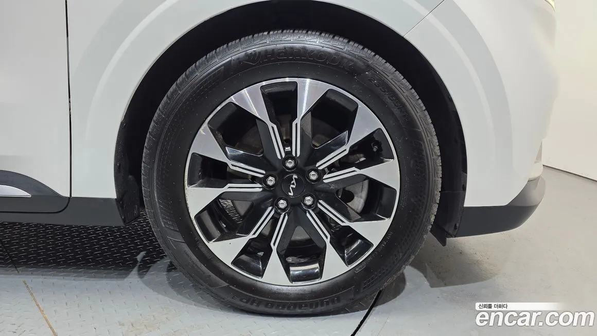 Kia Carnival — фото 10