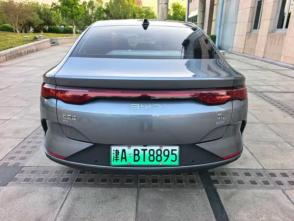 BYD Qin L — фото 9