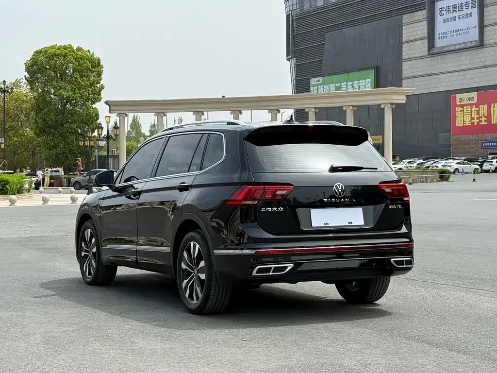 Volkswagen Tiguan L — фото 5