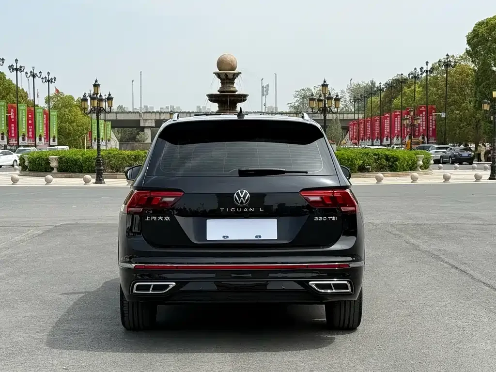 Volkswagen Tiguan L — фото 3