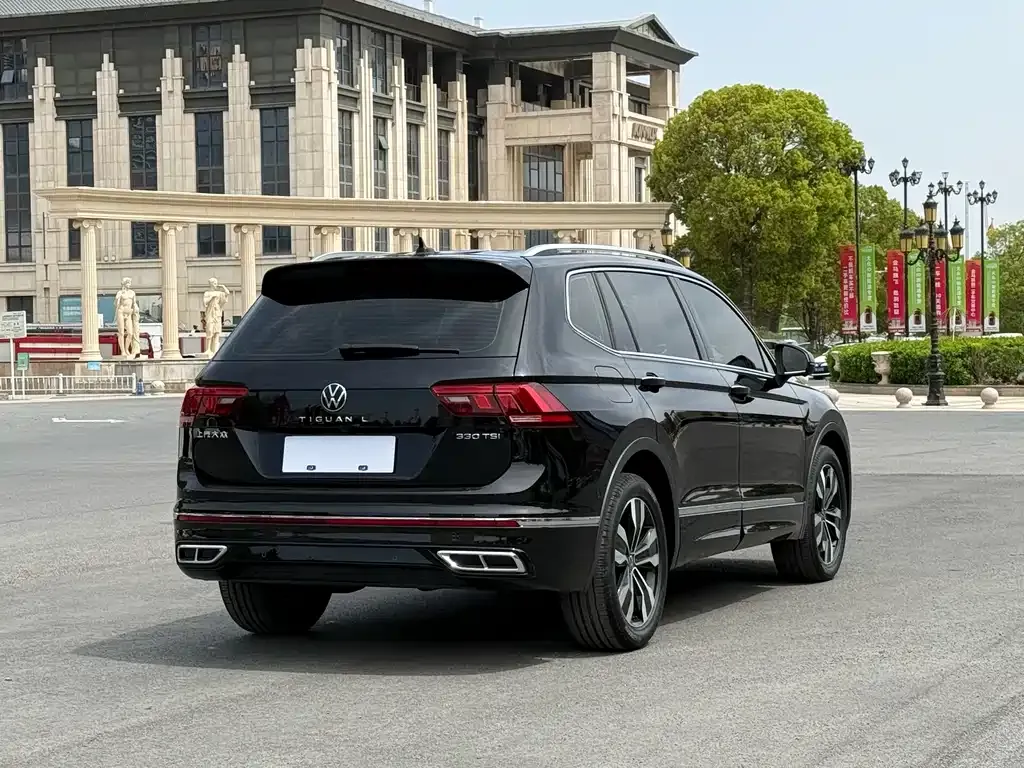 Volkswagen Tiguan L — фото 4