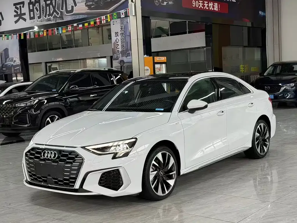 Audi A3 — фото 1