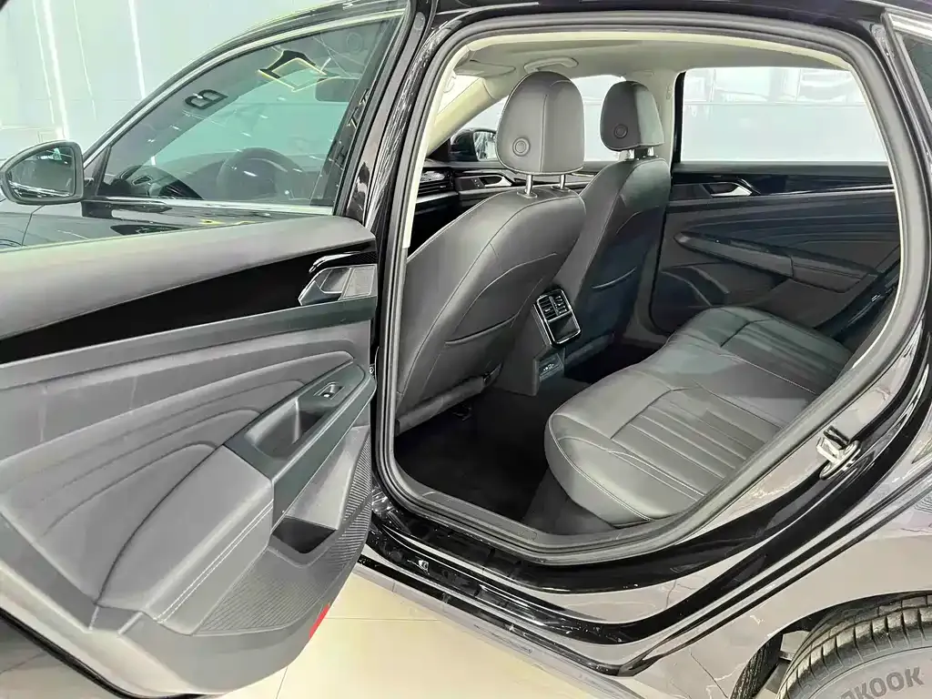 Volkswagen Passat — фото 7
