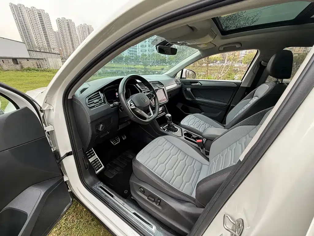 Volkswagen Tiguan X — фото 10
