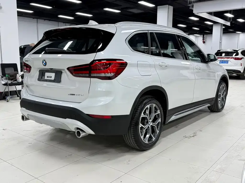BMW X1 — фото 7