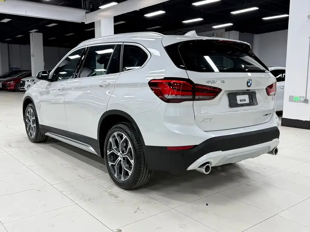BMW X1 — фото 9