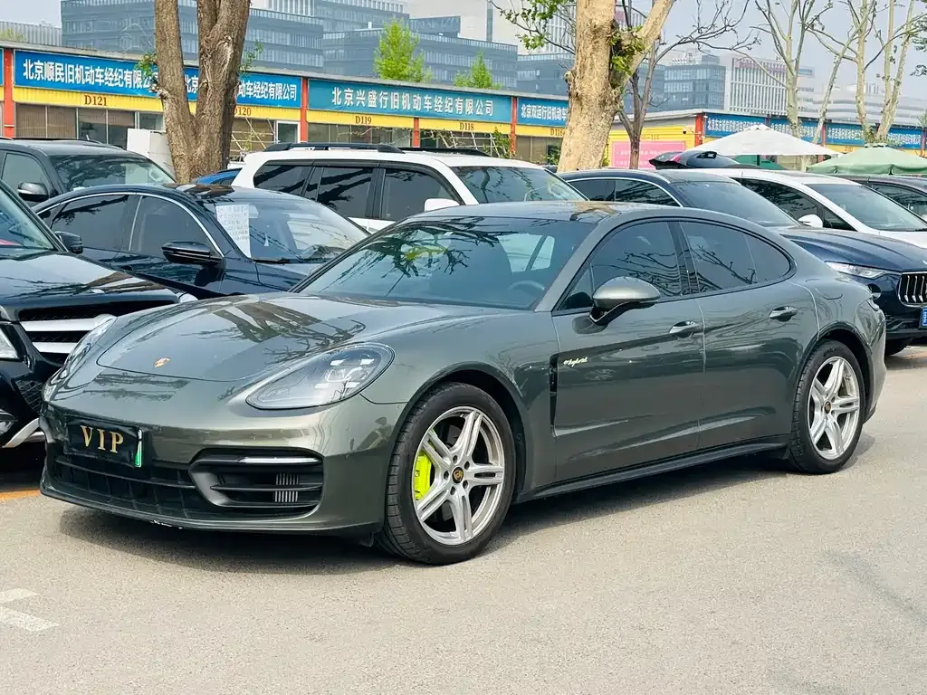 Porsche Panamera Hybrid — фото 1