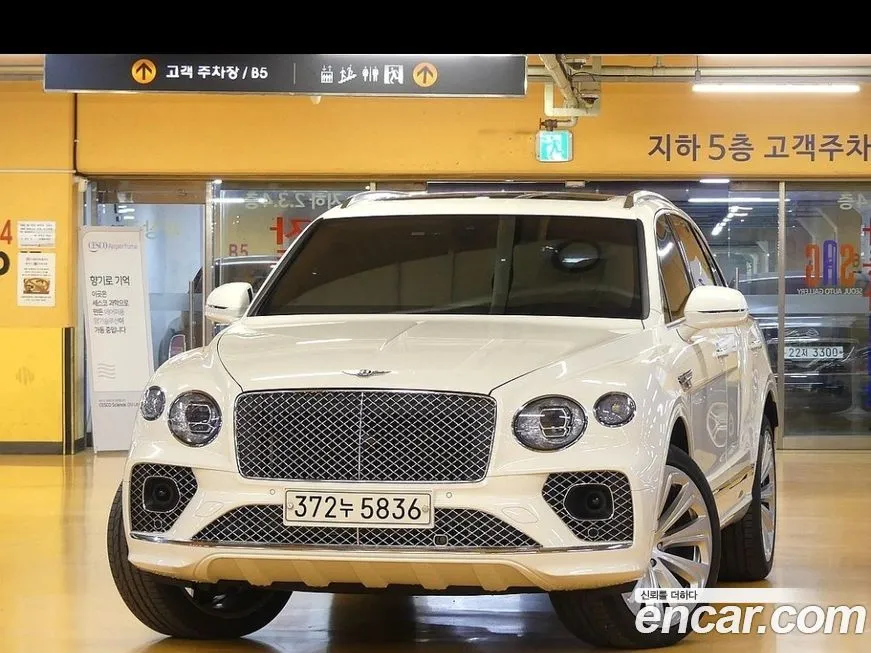 Bentley Bentayga — фото 1