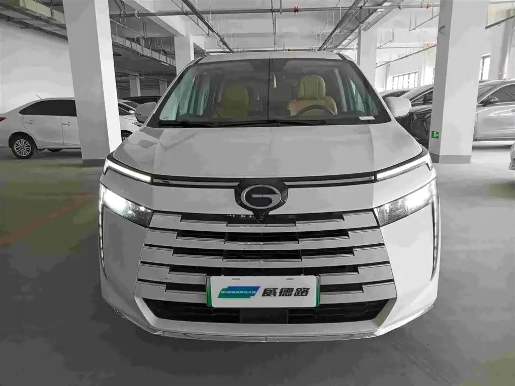 GAC Motor E8 Hybrid — фото 5