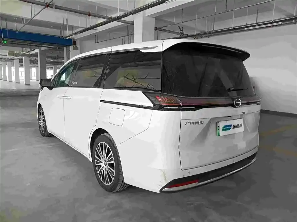 GAC Motor E8 Hybrid — фото 4