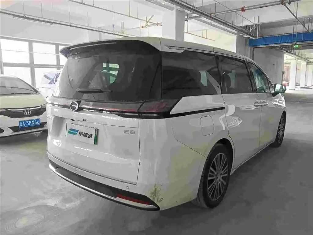 GAC Motor E8 Hybrid — фото 9