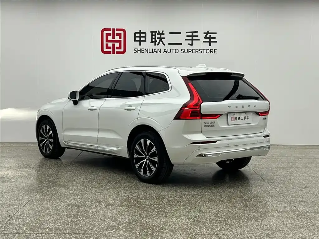 Volvo XC60 — фото 4