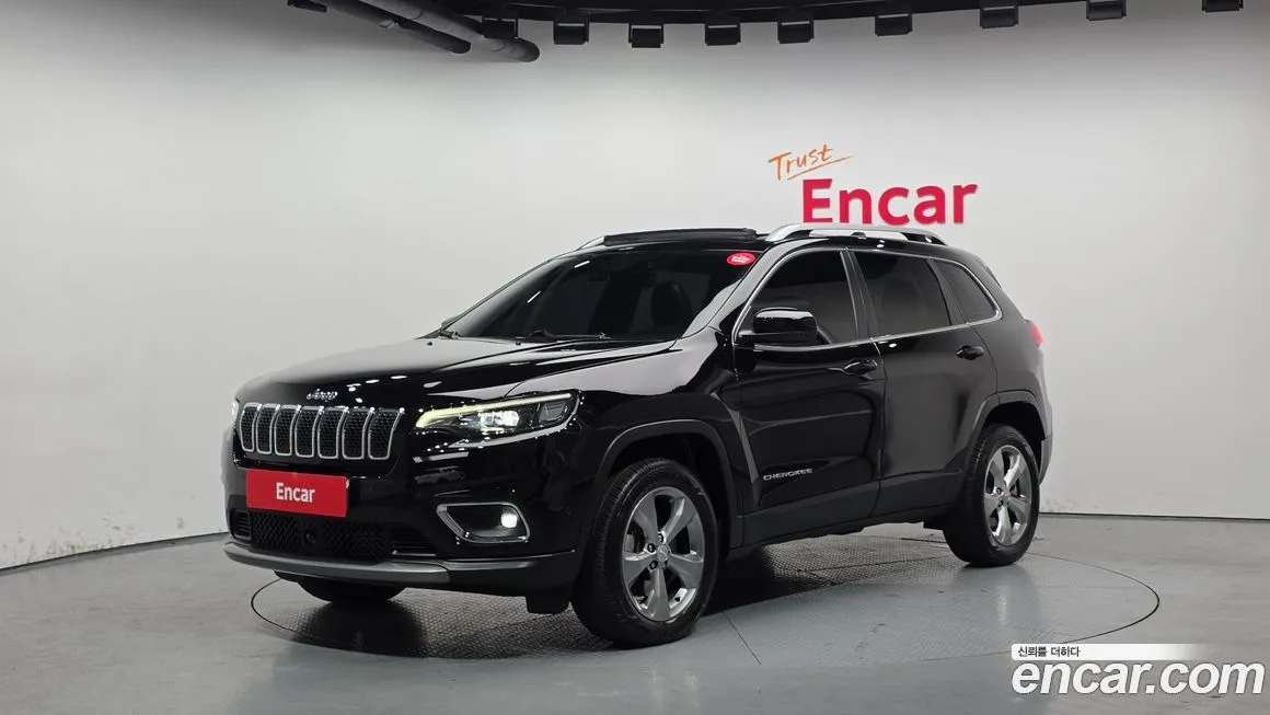 Jeep Cherokee — фото 1