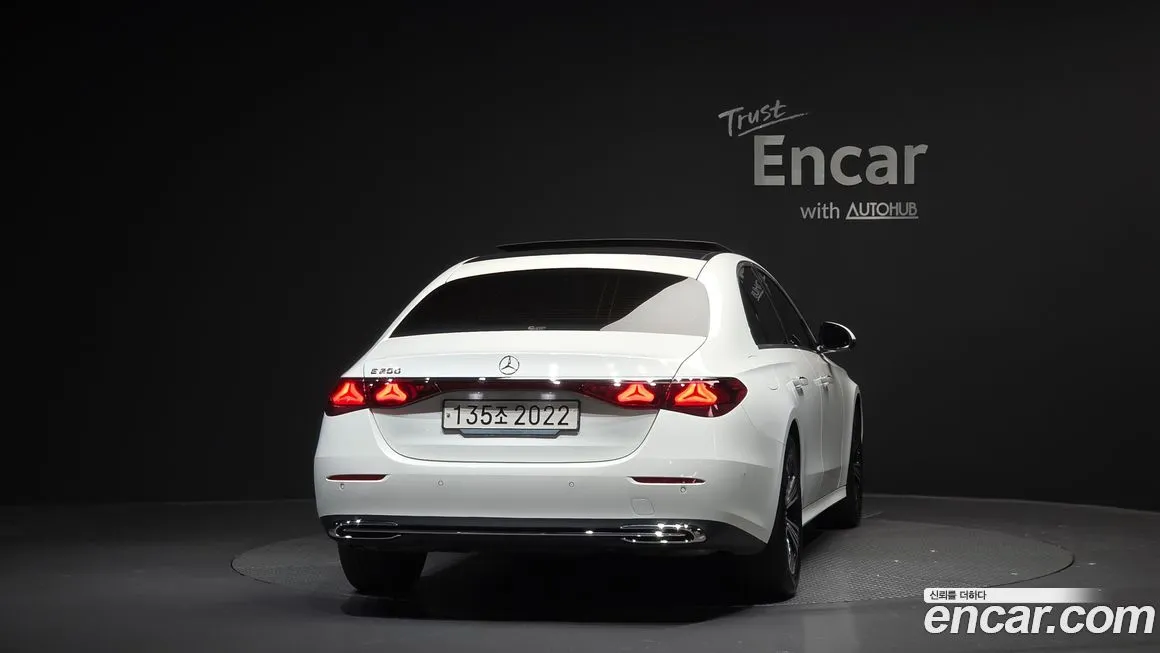 Mercedes-Benz E-Class — фото 2
