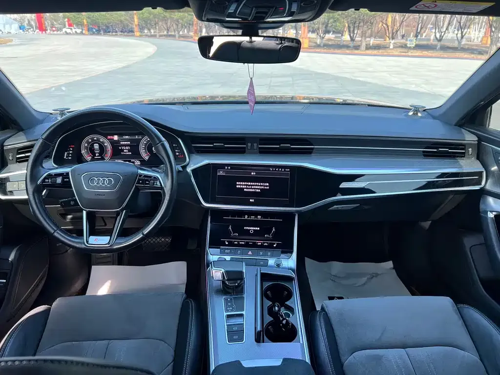 Audi A6L — фото 2