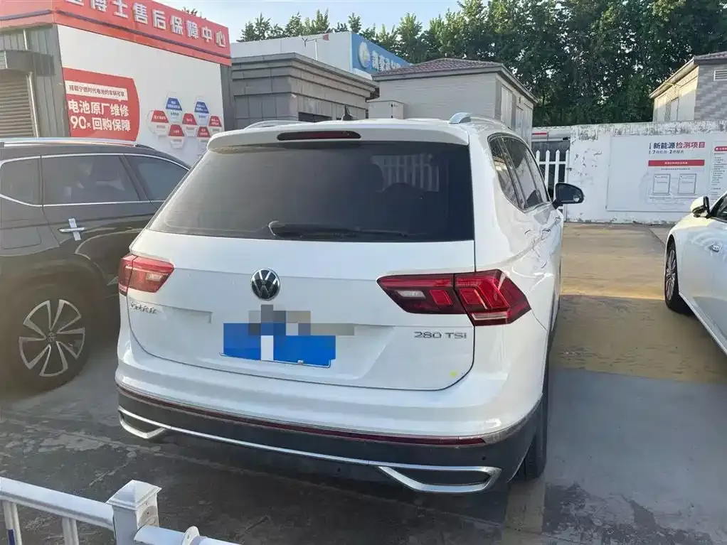 Volkswagen Tiguan L — фото 6
