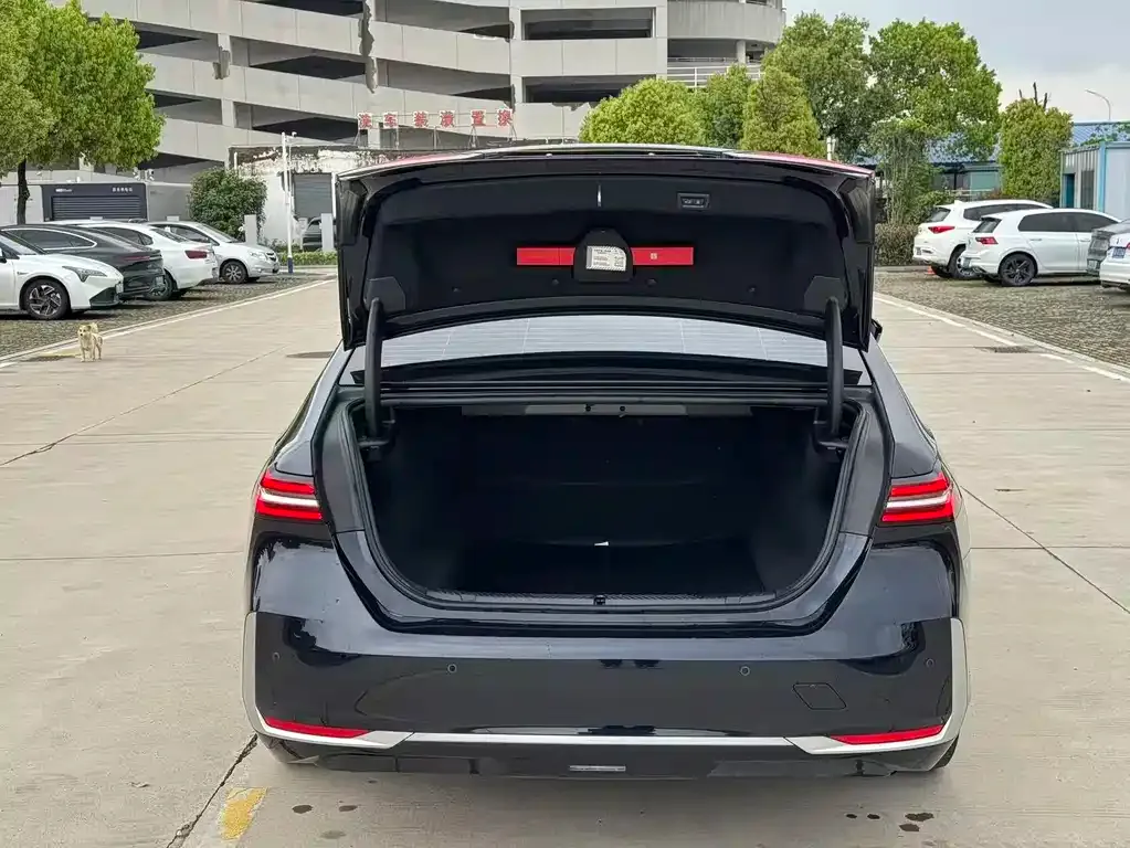 BMW 5 Series — фото 10