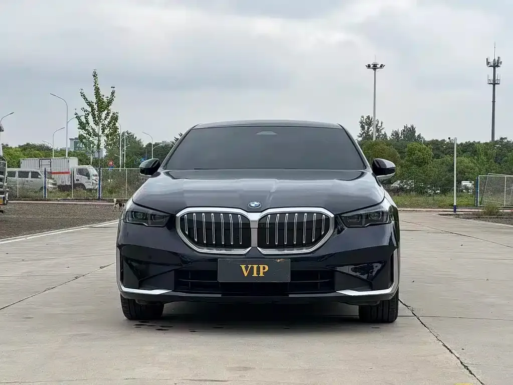 BMW 5 Series — фото 2