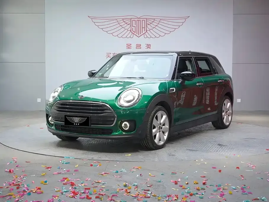 MINI Clubman — фото 1