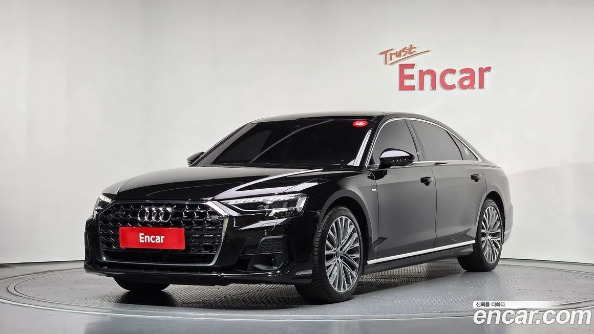 Audi A8 — фото 1
