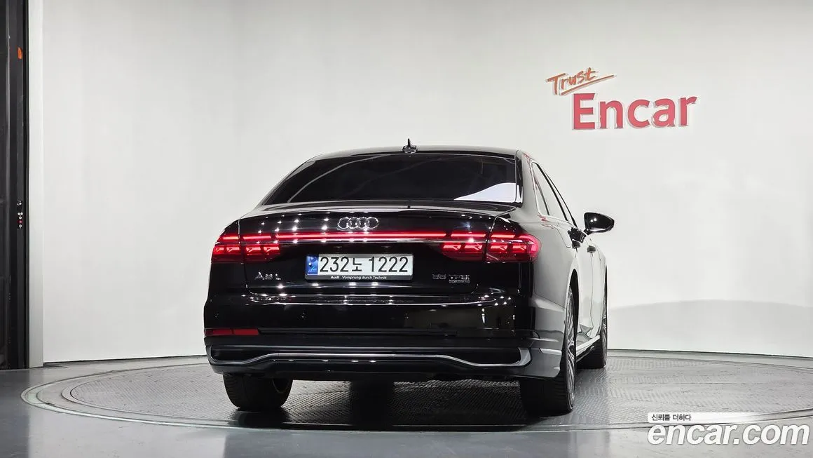 Audi A8 — фото 3